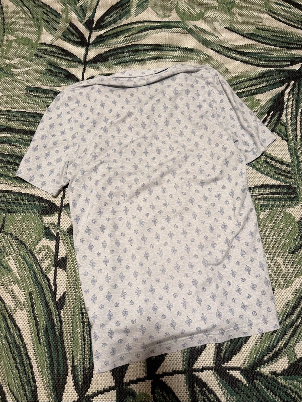 Travis Mathew’s Polo Shirt Golf White/Light Blue Printed Polo Medium - Picture 5 of 5